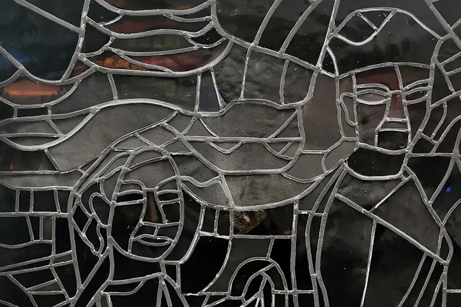 Restoration of the stained glass windows in Priesterseminar Innsbruck - bulges and dust deposits detail