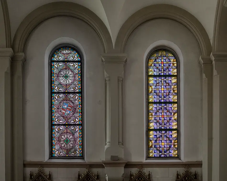 new-production of stained glass windows for the Dominikanerkirche Eppan - view after the installation