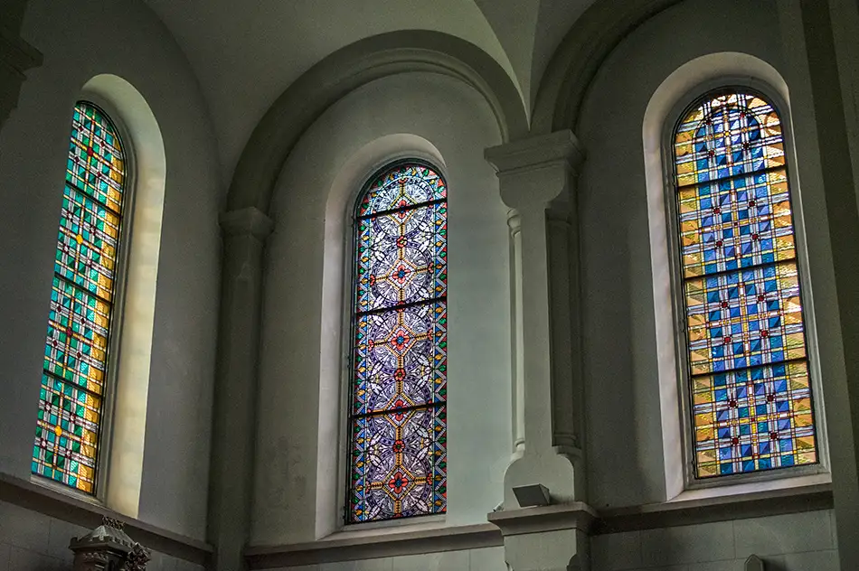 new-production of stained glass windows for the Dominikanerkirche Eppan - the new windows in the church