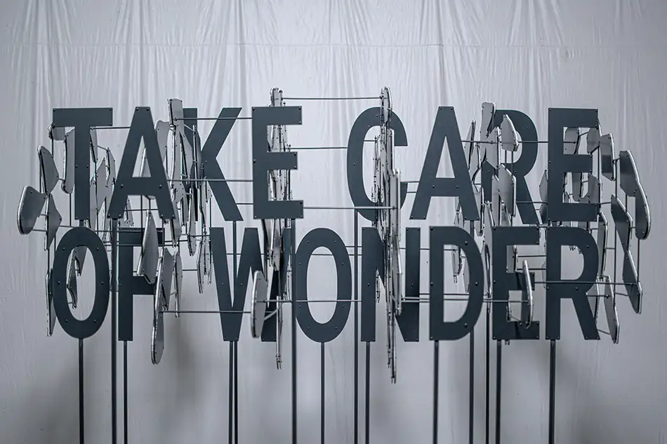 Anamorphe Installation Take Care of Wonder bei der Expo 2025 in Osaka im Pavillon Monaco