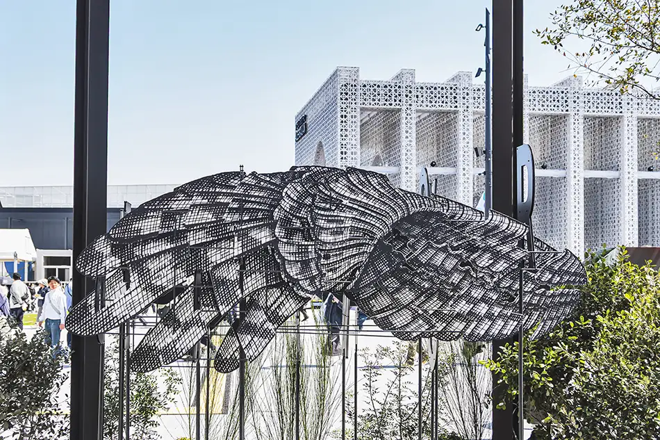 Anamorphe Installation Take Care of Wonder bei der Expo 2025 in Osaka im Pavillon Monaco